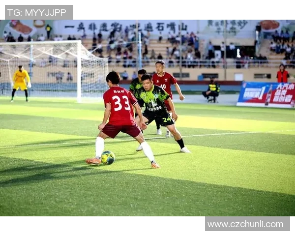 热带足球明星盘点：那些在绿茵场上闪耀的热带之星